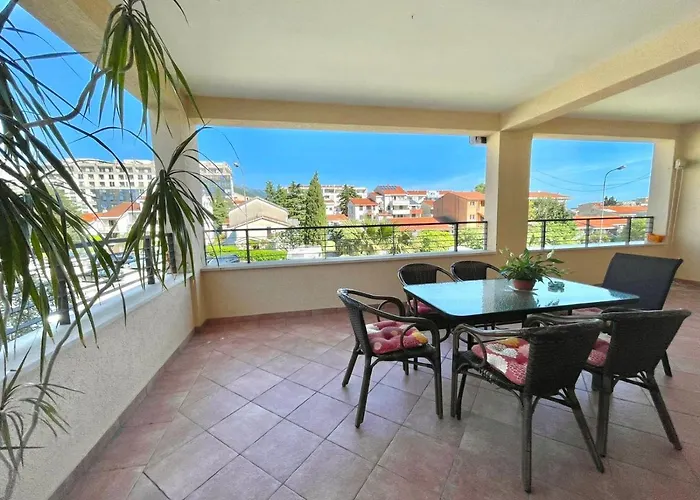 Family Three Bedroom Apartment Mimoza 2