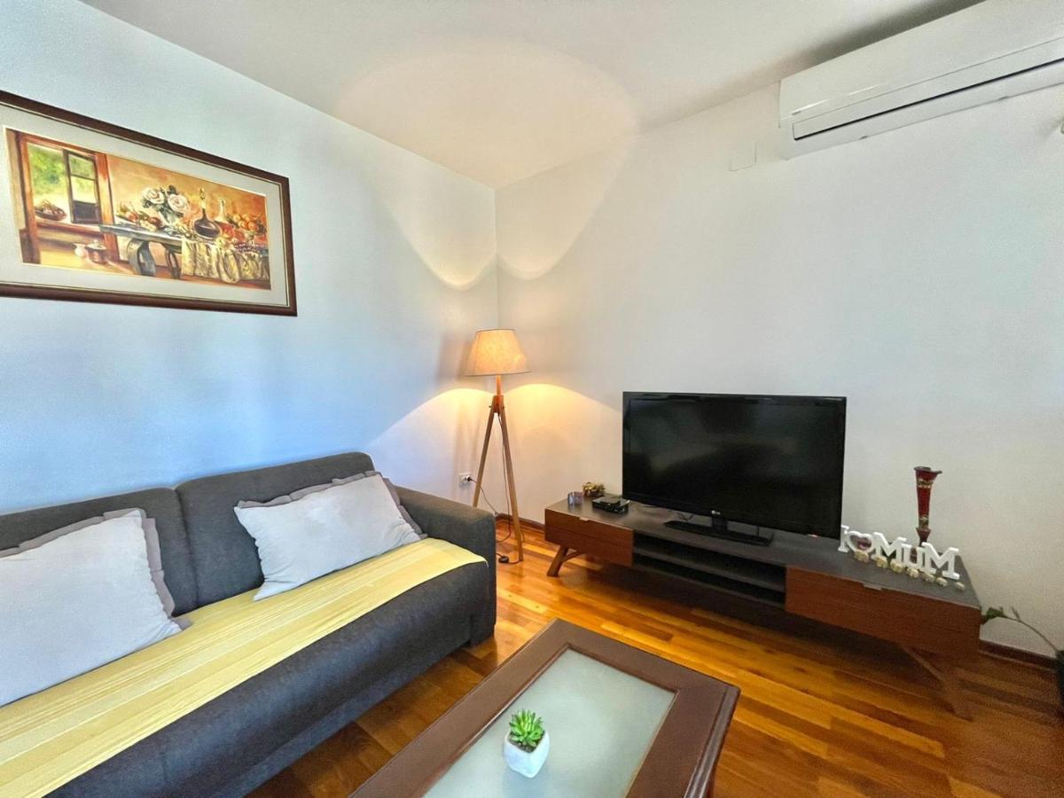 Family Three Bedroom Mimoza 2 Apartment Budva